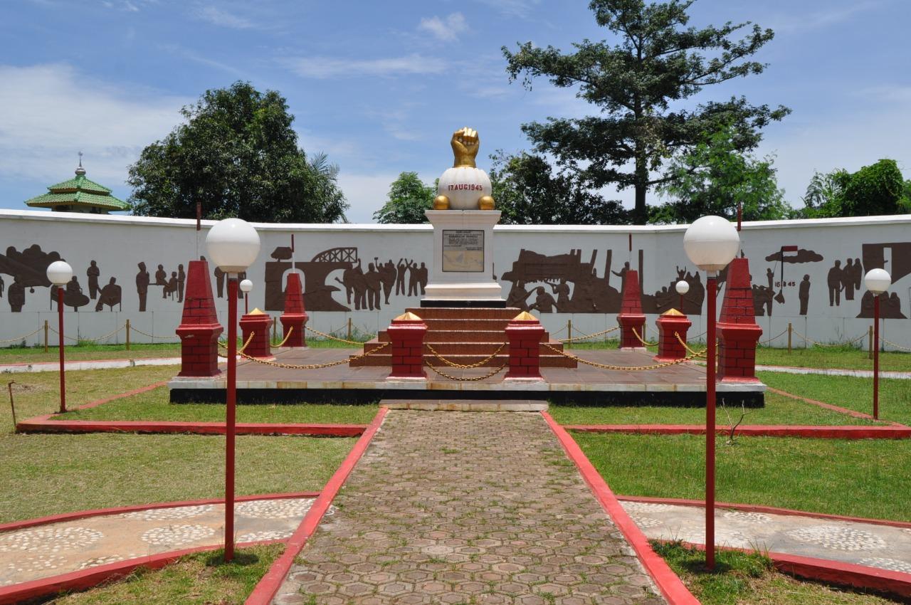 Monumen Kebulatan Tekad