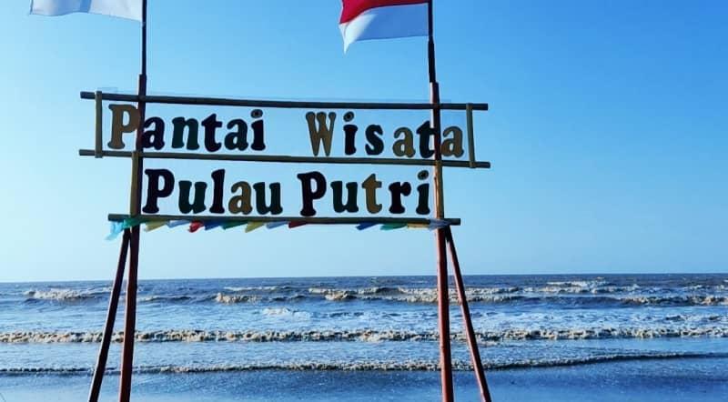 Pantai Pulau Putri